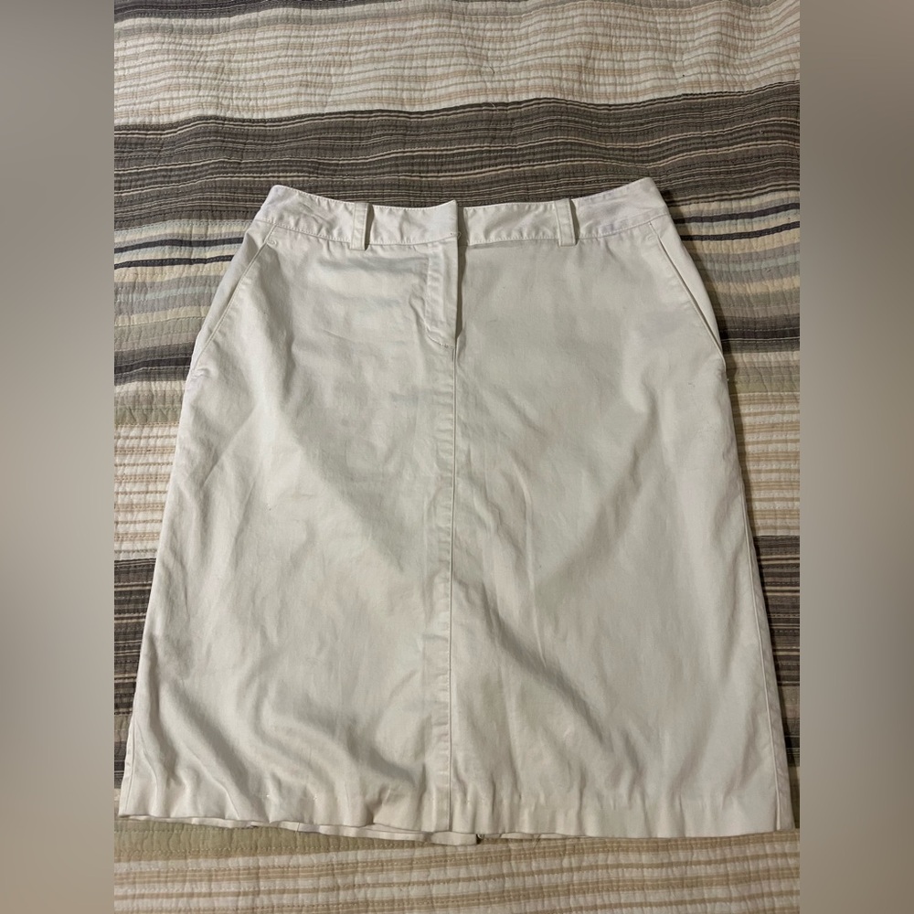 Brooks Brothers White Pencil Skirt. 4P.